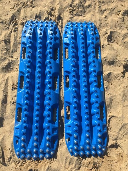 ACTMTBL - Actiontrax Recovery Boards - Metal Teeth (Pair)-Blue