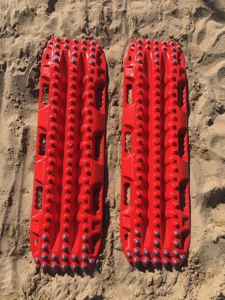 ACTMTR - Actiontrax Recovery Boards - Metal Teeth (Pair)-Red