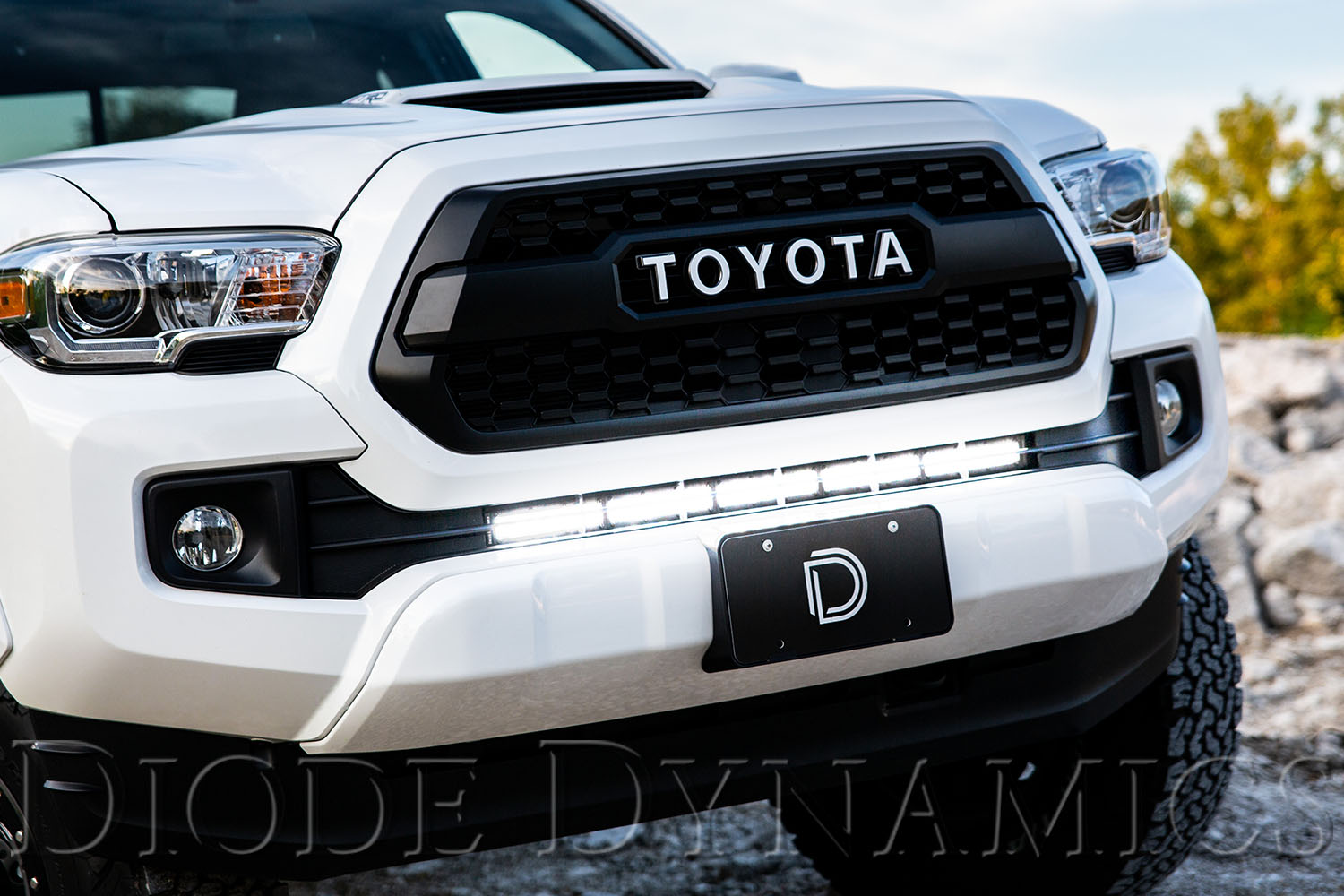 DD6072 - Diode Dynamics SS30 Stealth Lightbar Kit for 2016-2023 Toyota Tacoma, White Combo