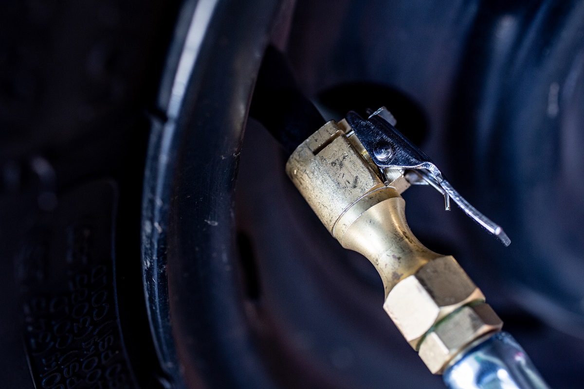 MXID - Maxtrax InDeflate Tire Inflator, Deflator and Equalizer